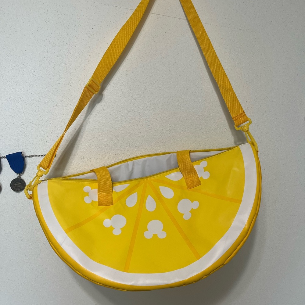 Disney lemon cooler/travel bag